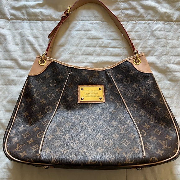 Louis Vuitton Handbags - LOUIS VUITTON GALLIERA PURSE